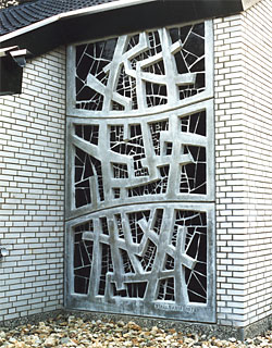 <span style="font-weight: bold">Glasfenster – Kapelle Sorgensen/Dachtmissen (Hann.)</span><br />Betonglasfenster mit Außenrelief