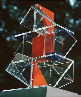 <span style="font-weight: bold">Raumkonstruktion I.</span>   - 1976<br />Acrylglas/Edelstahl - B: 30cm; H: 30 cm; T: 24 cm